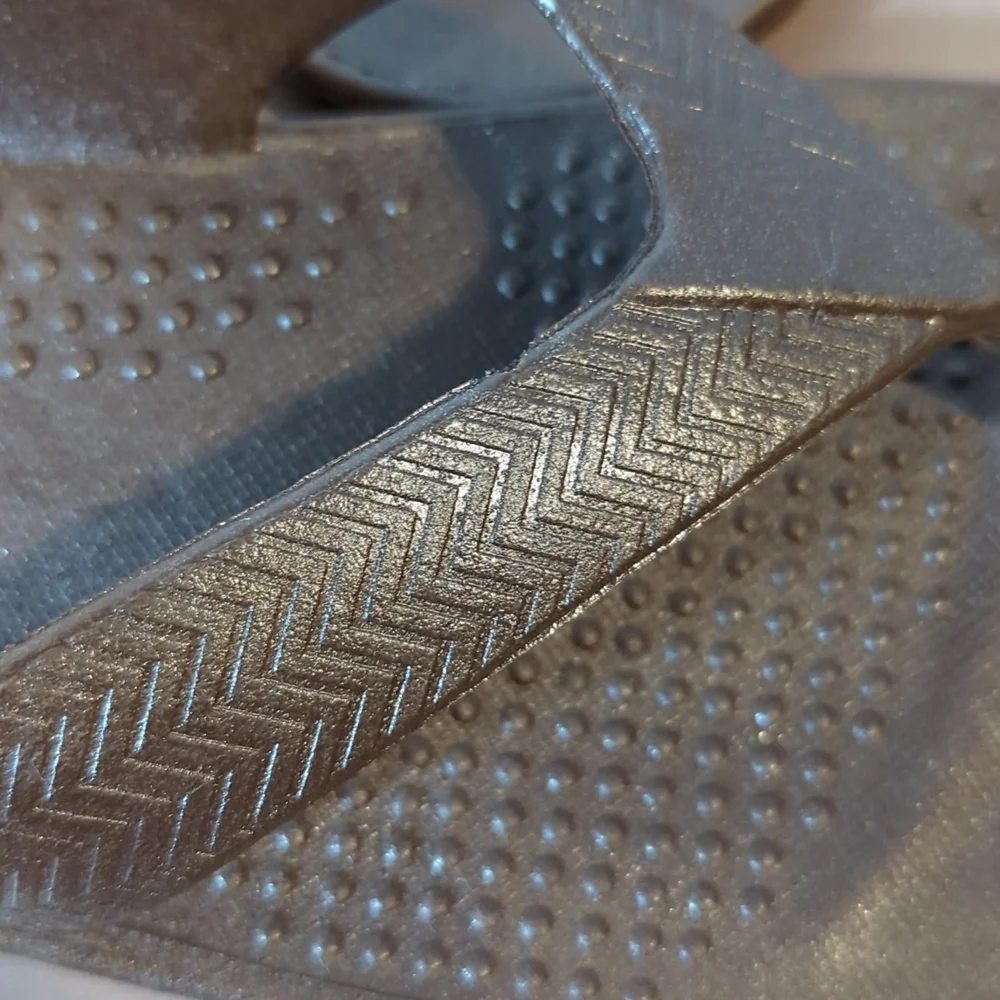Okabashi Sandals Flip Flops Shoes  Woman Size M / L Brown Made in USA